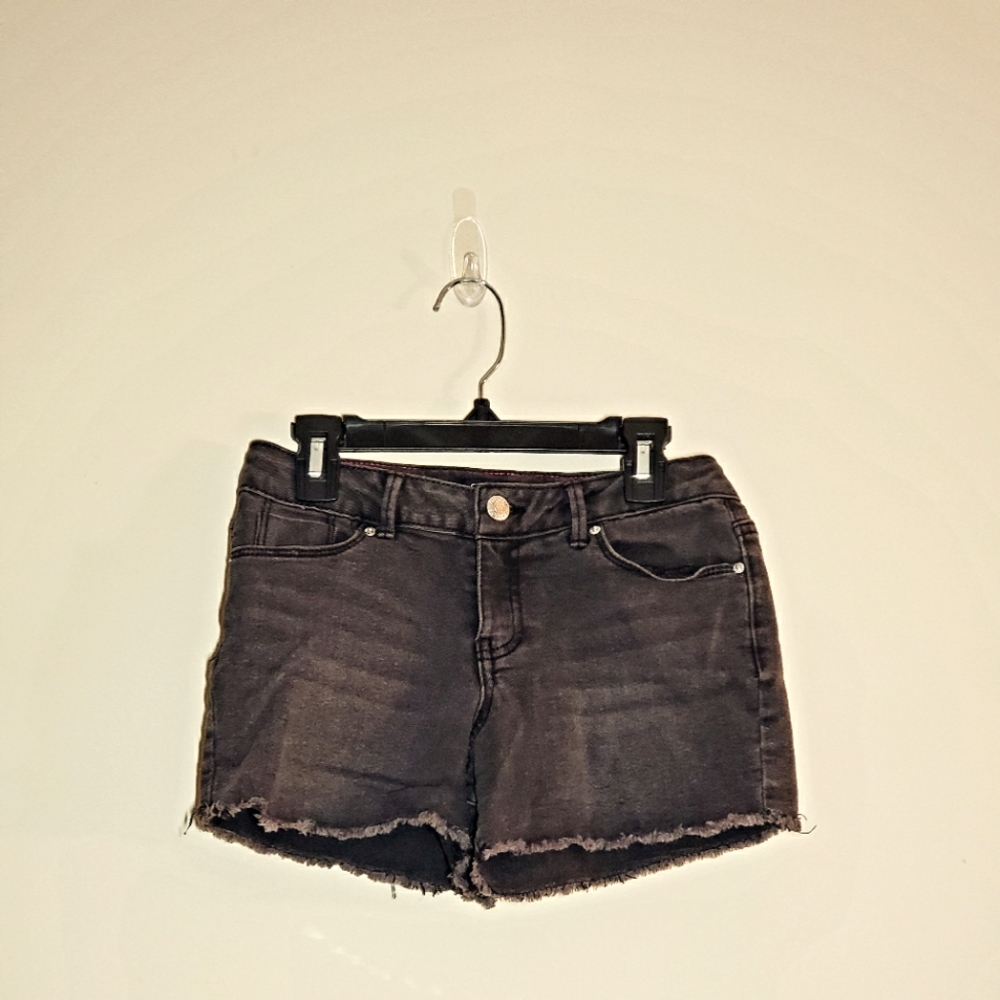 Black Mid Rise Boyfriend short